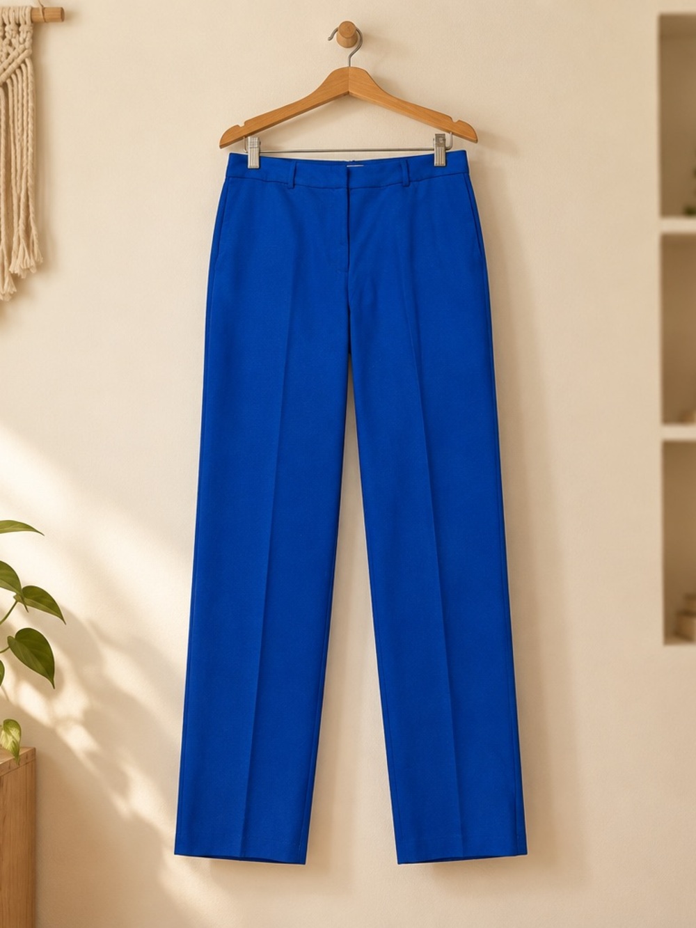 Emile fine wool, Straight-Leg Dress Pants - Bright Royal Blue. Tailored fit.